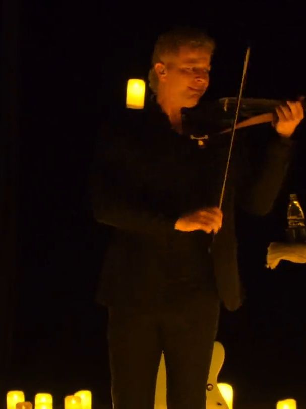 Violinista do quarteto em cena